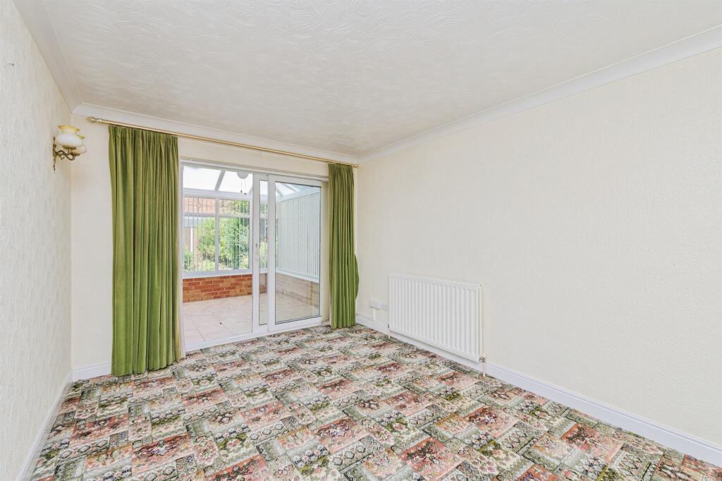 Edgar Close, Tamworth - View 4