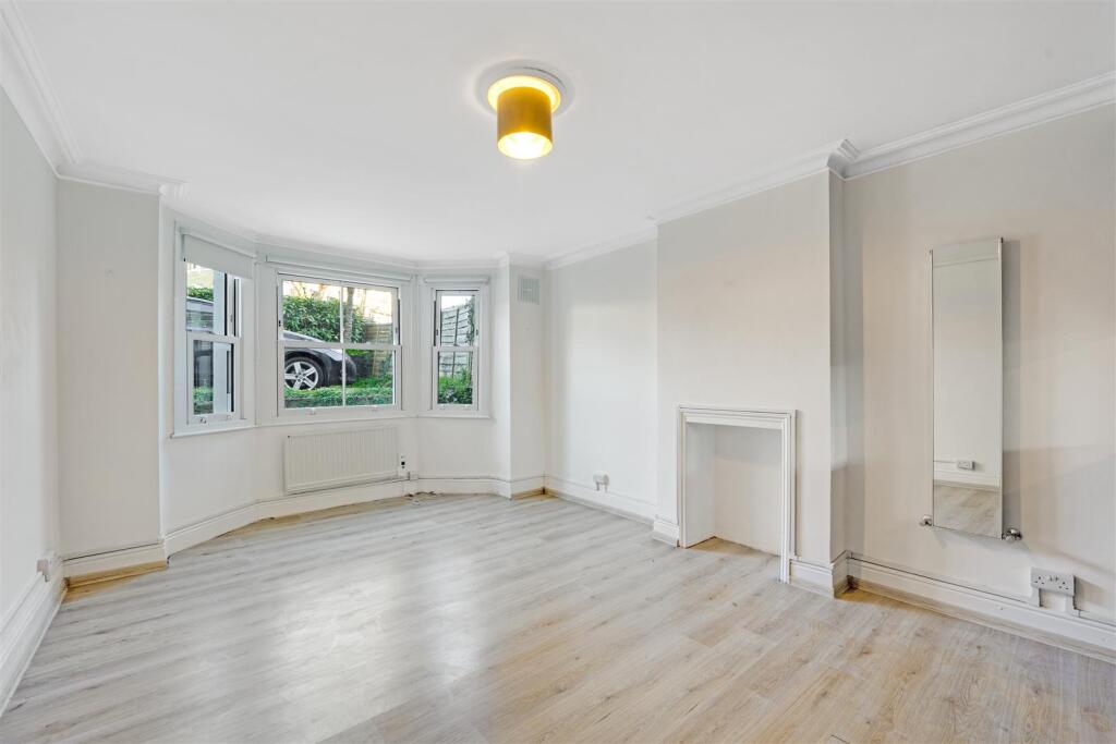 Apartment in Twickenham - View 5