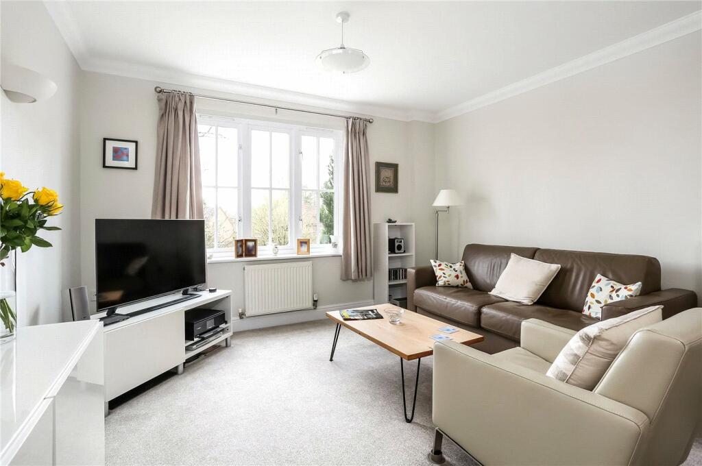 Apartment in Winchester, Sleepers' Hill - View 3