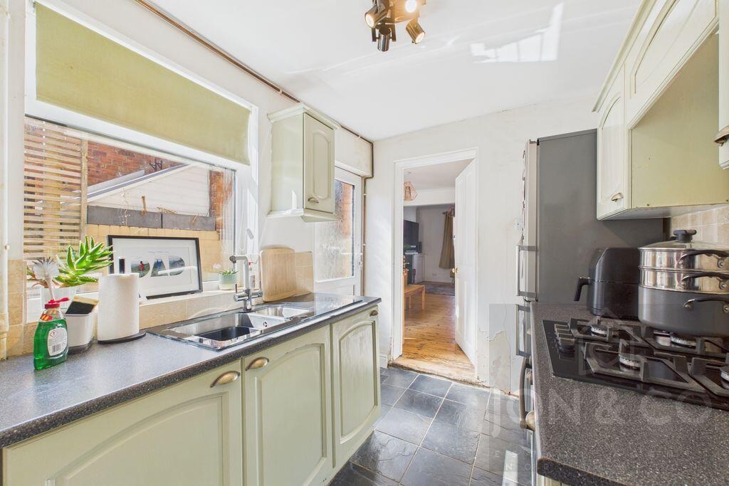 House in Northampton, West Northamptonshire - View 2