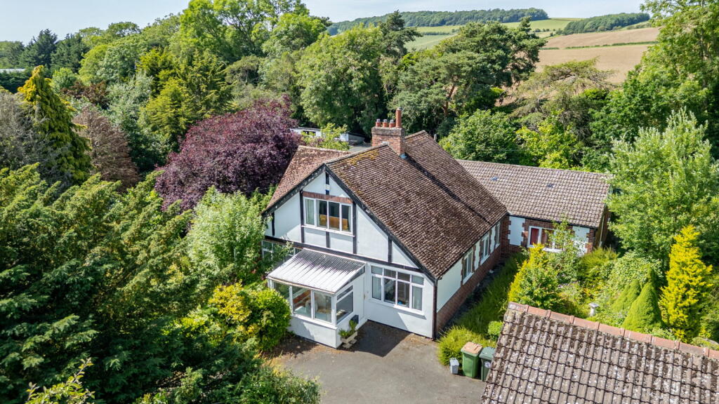 Main image of property: Middlesbrough Road, Guisborough, TS14 6QS