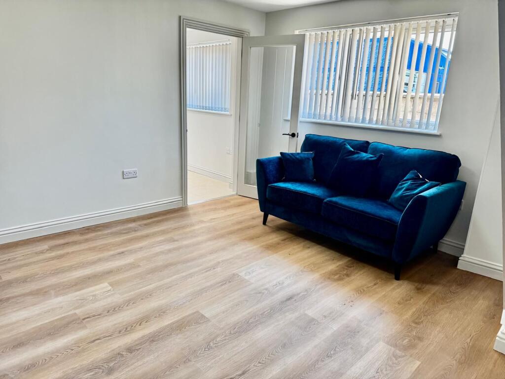 Apartment in Bristol - View 3