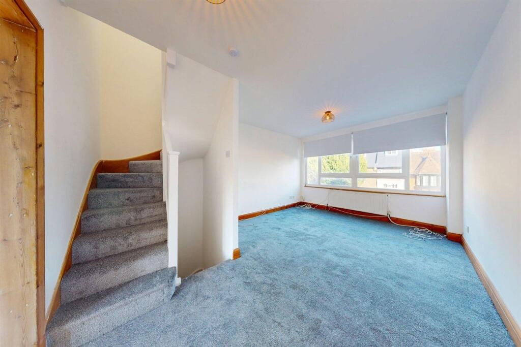 House in Epping Forest, Loughton - View 2