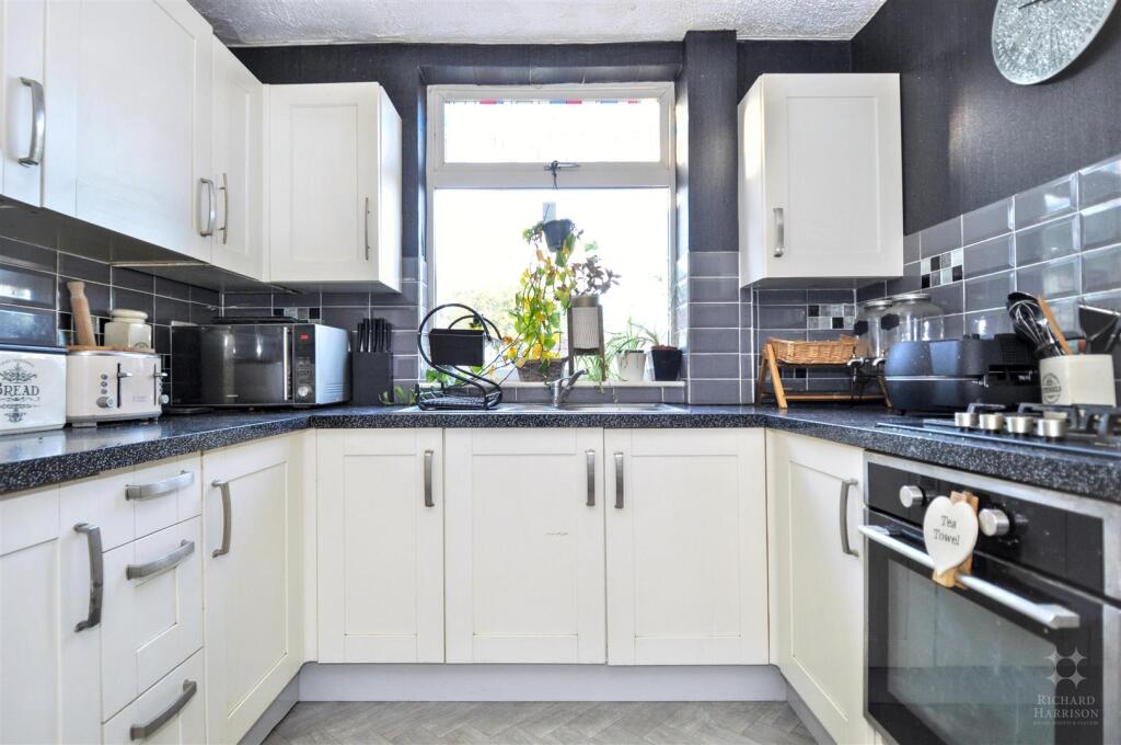 Holmfield Avenue, Loughborough photo 3