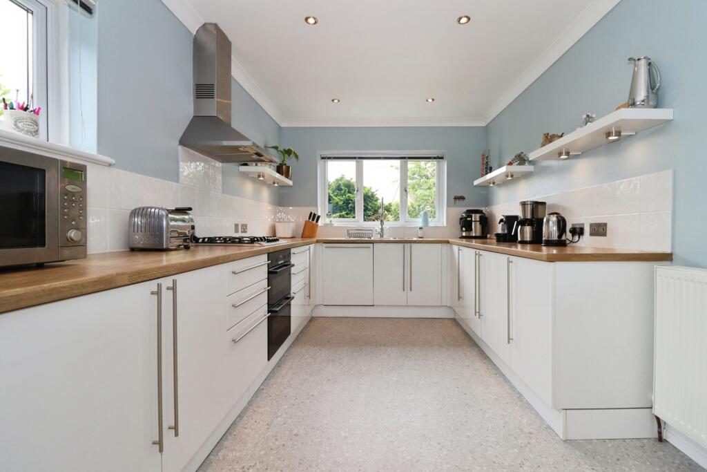 Pettigrove Road, BRISTOL, Avon, BS15 photo 4