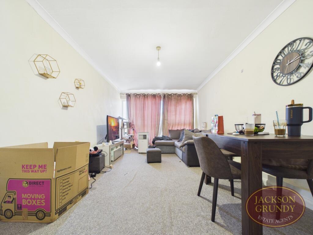 Apartment in Northampton, West Northamptonshire - View 4