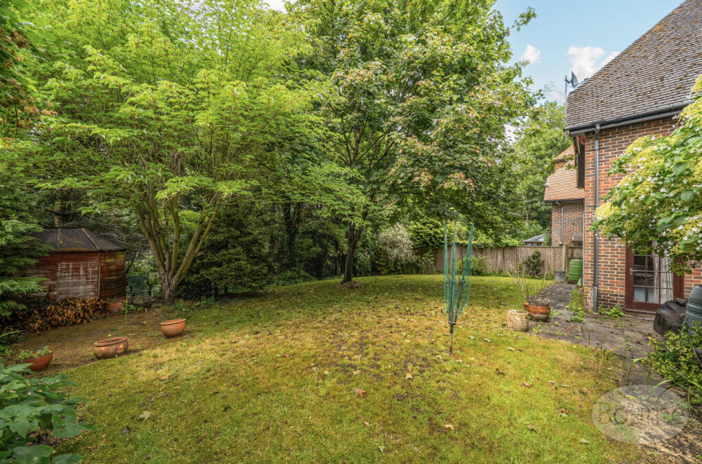 House in Waverley, Boundstone, Farnham - View 4