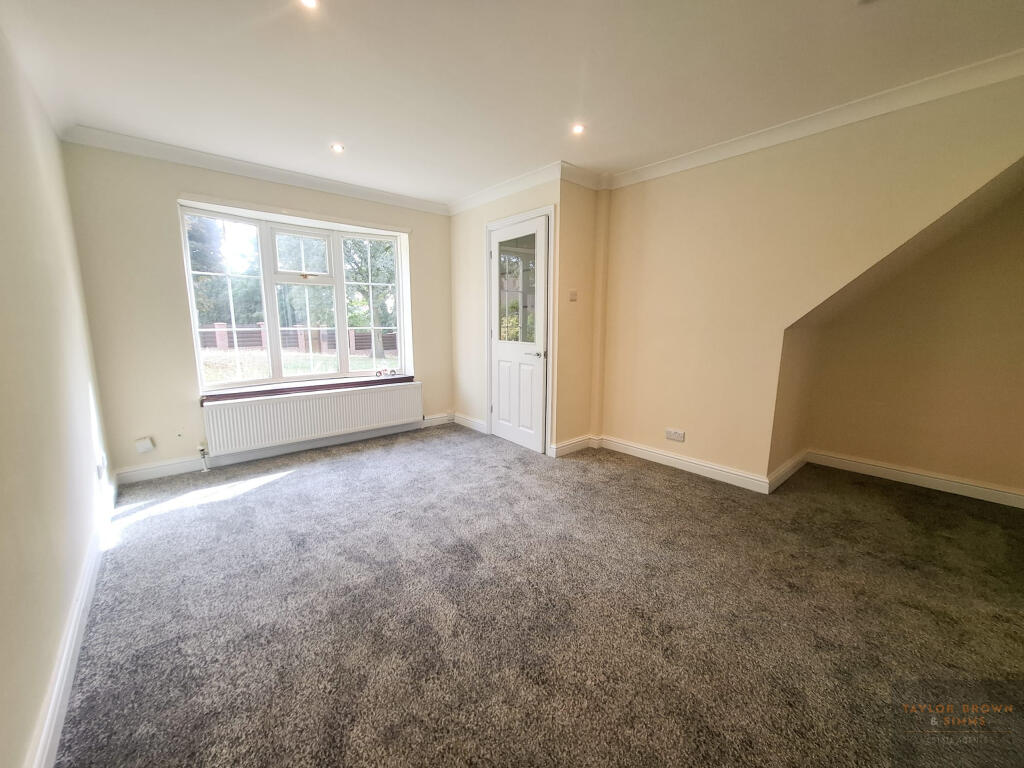 Blackthorn Drive, Eastwood, Nottinghamshire photo 5