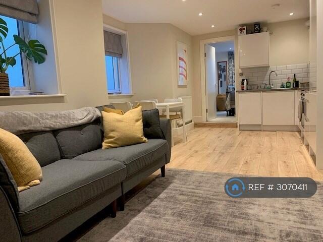 Apartment in London - View 3