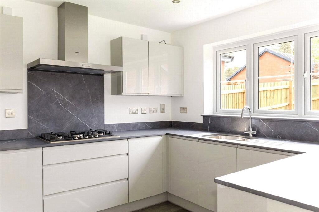 House in Stoke-on-Trent - More