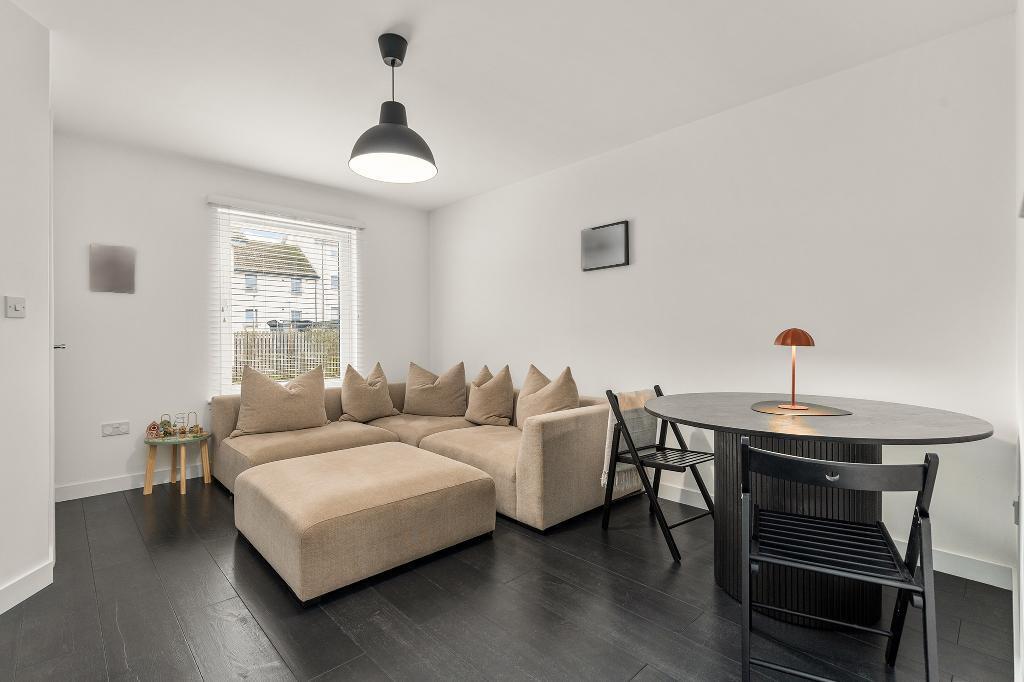 House in Larbert, Kinnaird Village - More