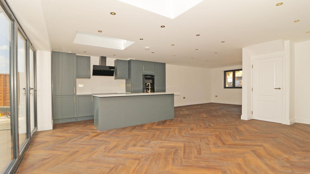 House in London - View 2