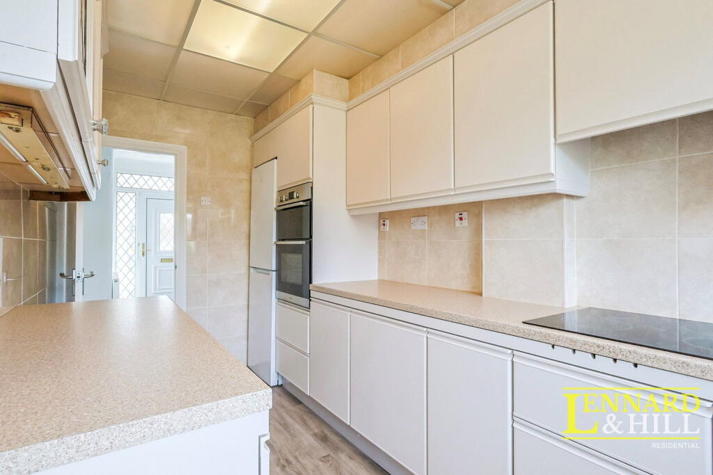 House in Grays, Little Thurrock - More