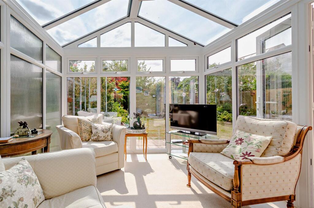 Partridge Way, Cirencester - View 3