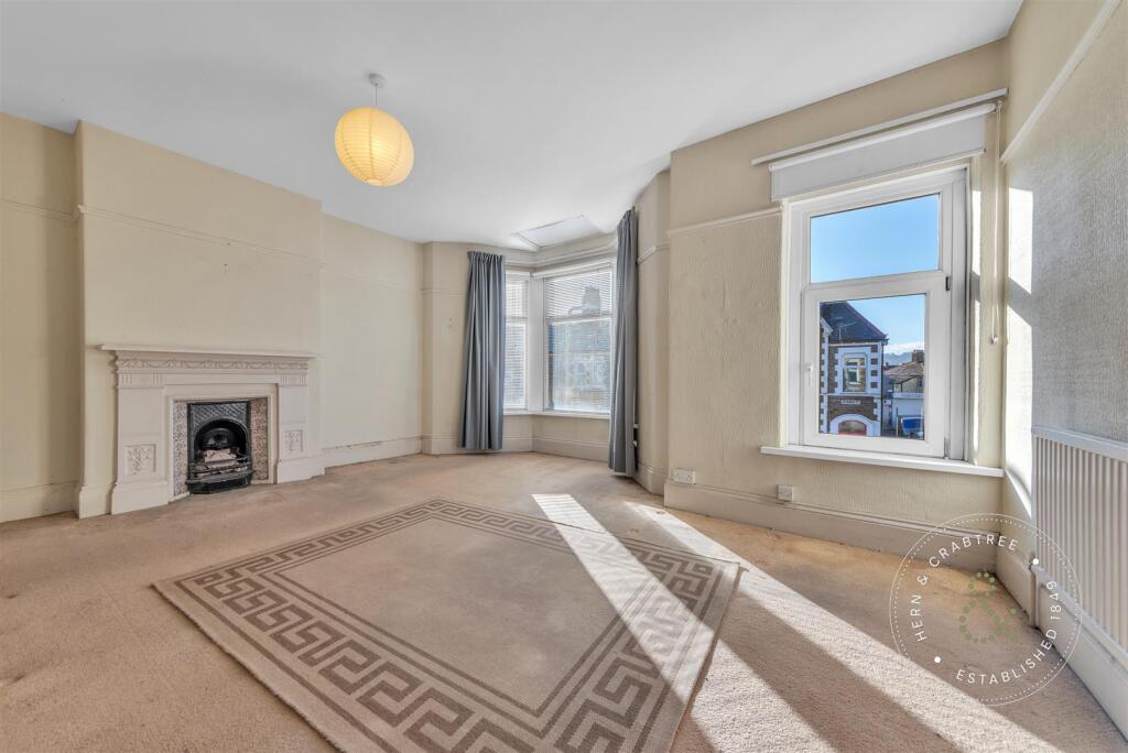 House in Cardiff, Castle Quarter, Riverside - View 2