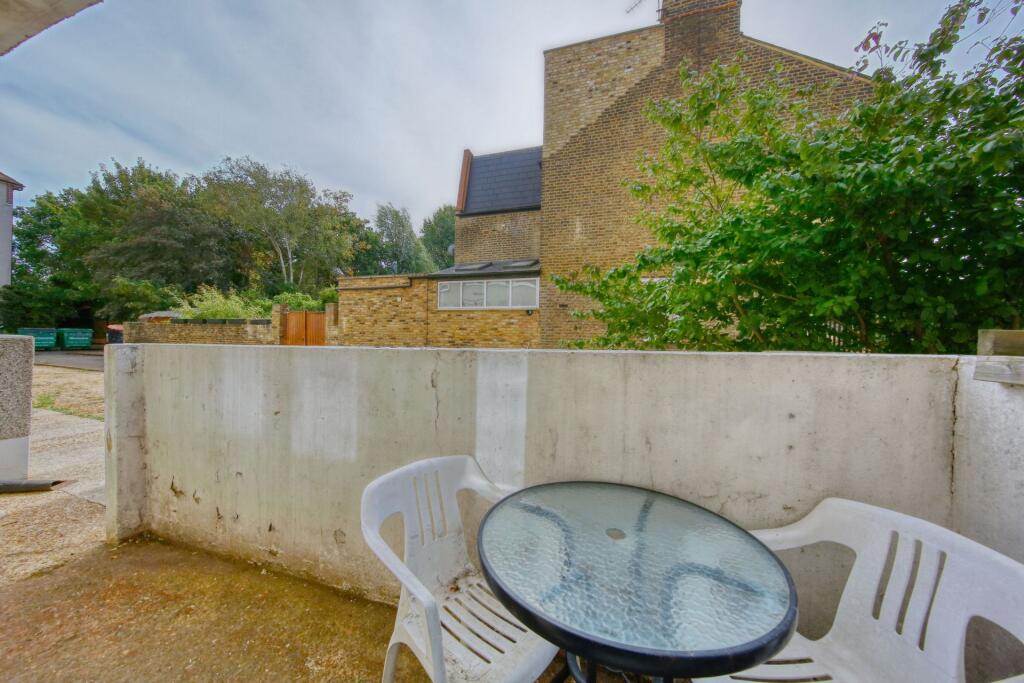 Apartment in London - More