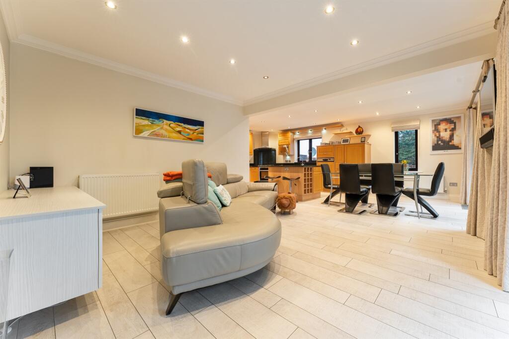 House in Bournemouth, Bournemouth, Christchurch and Poole - More