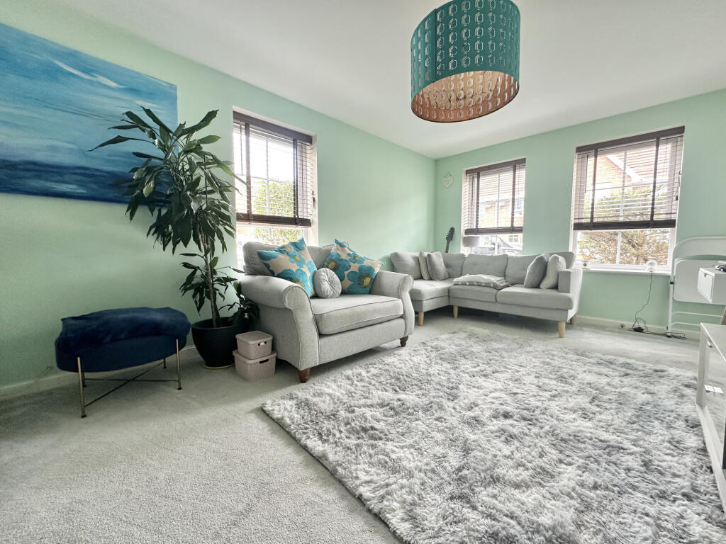 Hawthorn Drive,  Thornton, FY5 photo 4