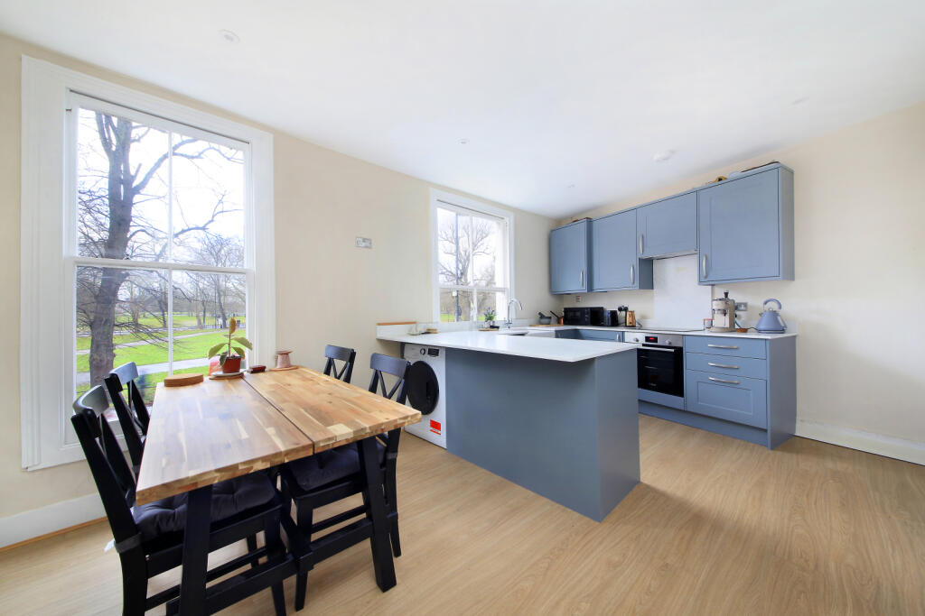 Main image of property: The Pavement, 
Clapham Common, SW4