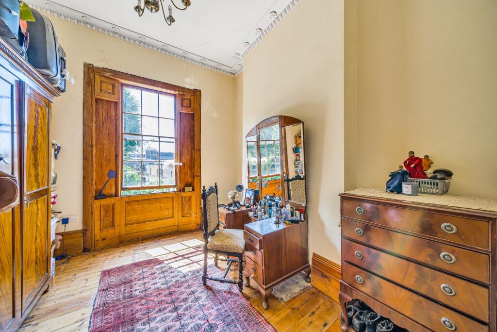 House in London - View 5