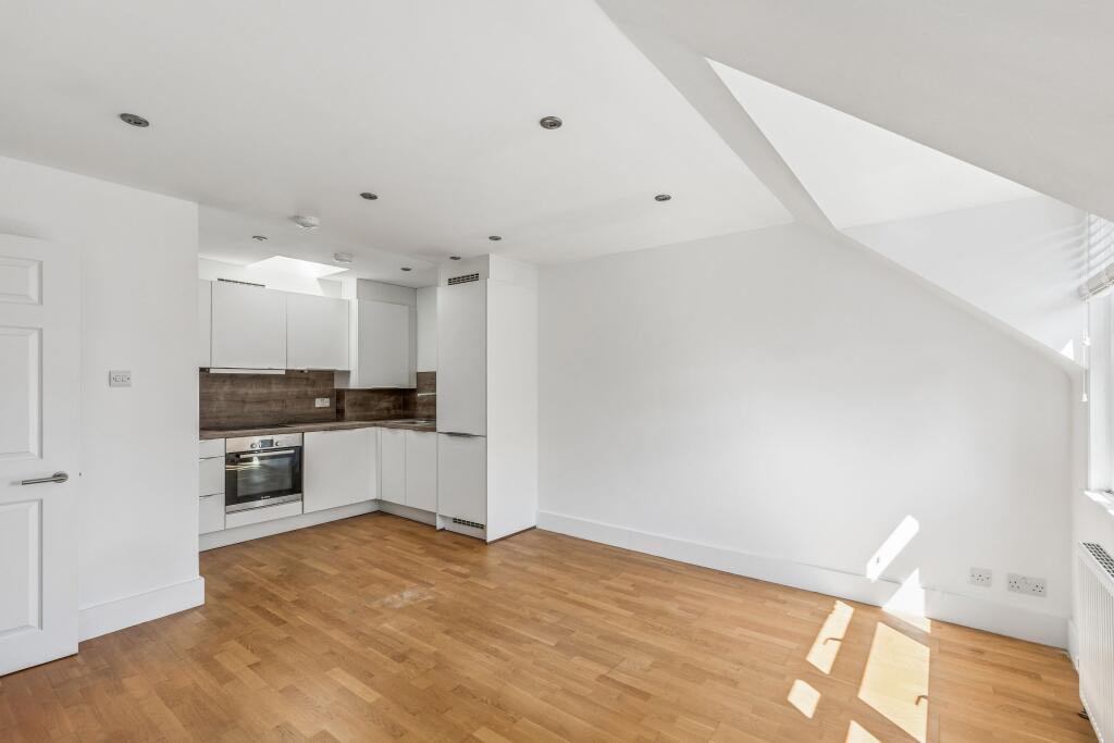 Apartment in London, Oakleigh Park, Whetstone - View 3