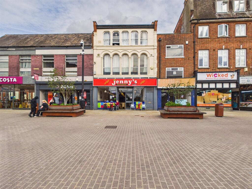 Main image of property: 28 High Street, Kettering, Northamptonshire, NN16