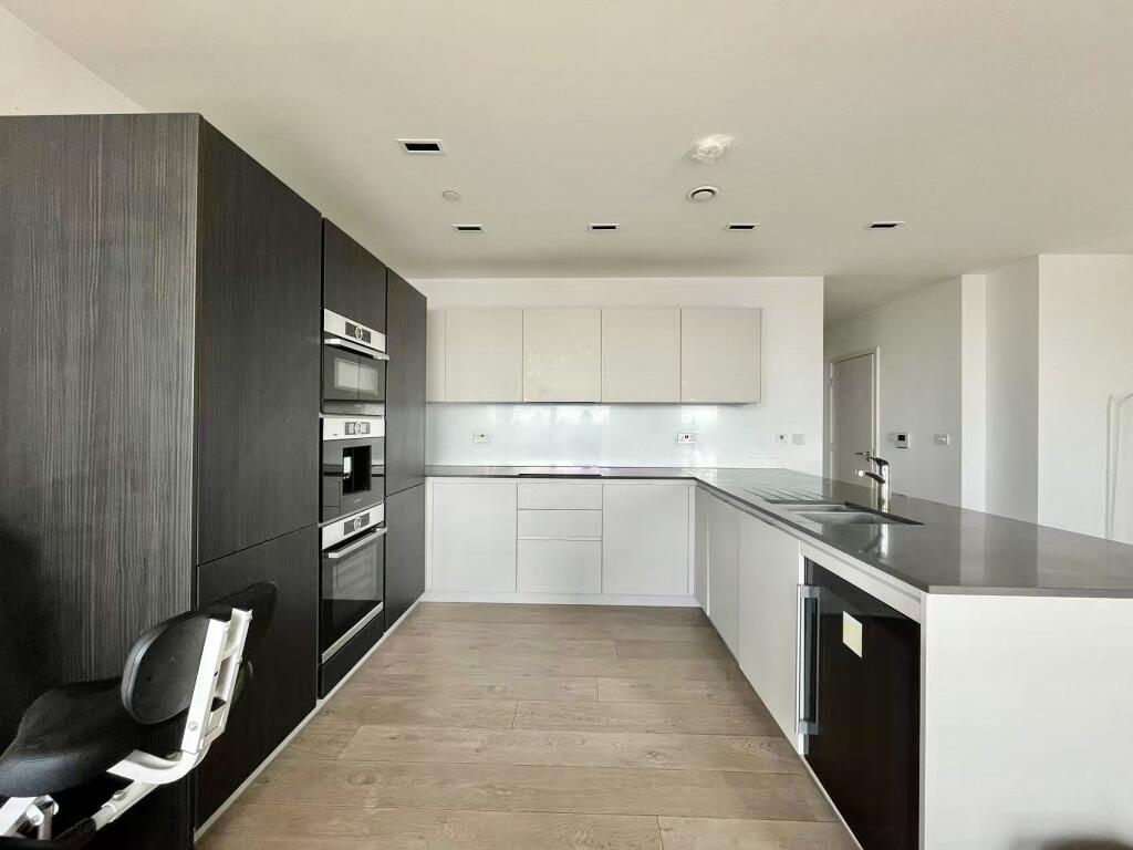 Apartment in London - View 5