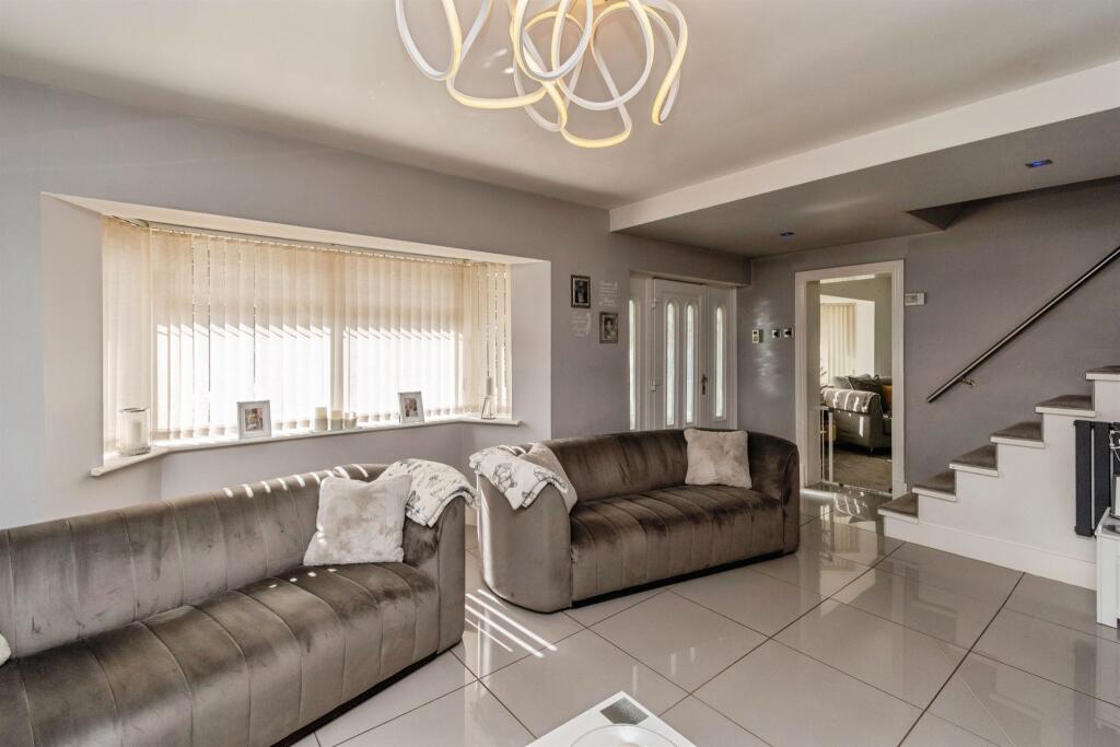 House in Walsall, West Midlands - View 3