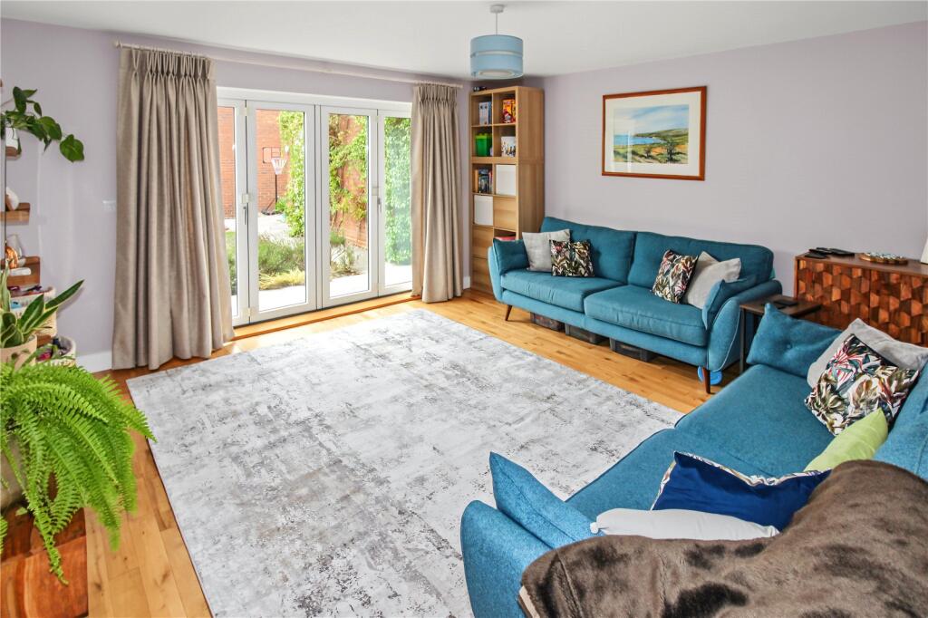 House in Swindon - View 4