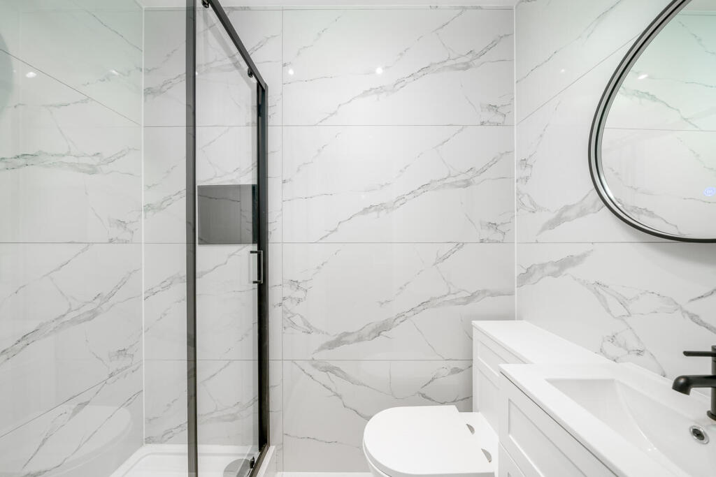 Apartment in Kingston upon Thames - More