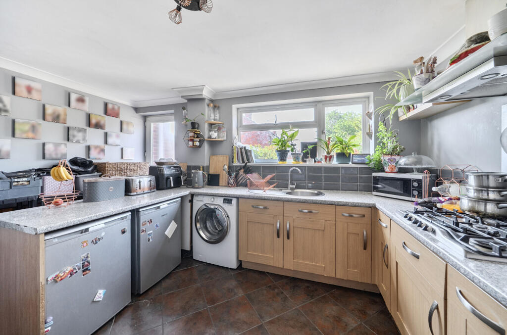 Horsneile Lane, Bracknell, Berkshire - View 6