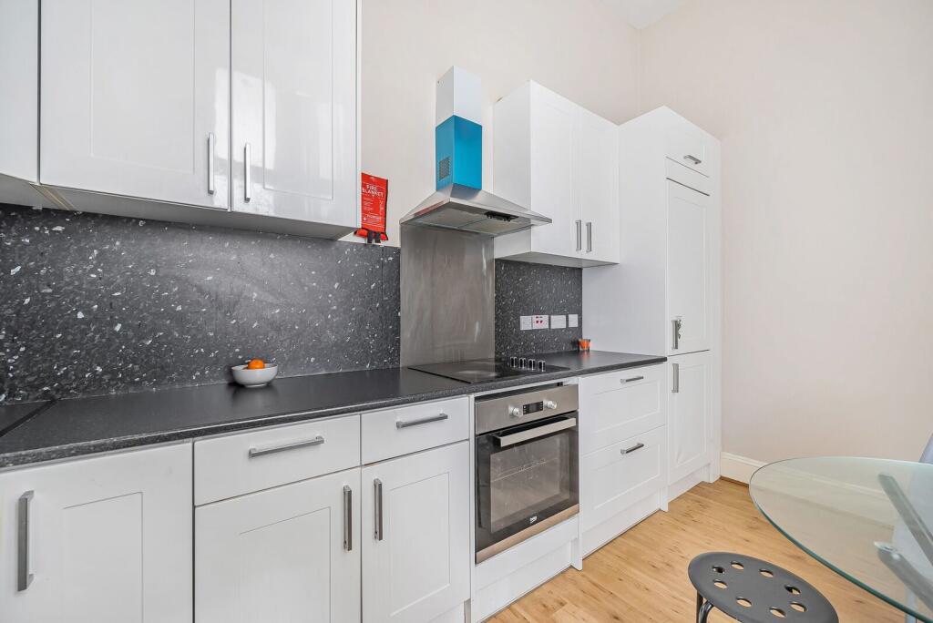 Apartment in London - View 4