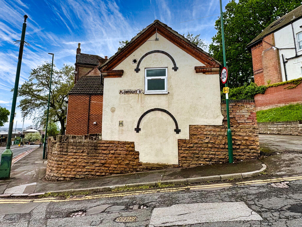 Main image of property: Woodborough Road, Nottingham, NG3