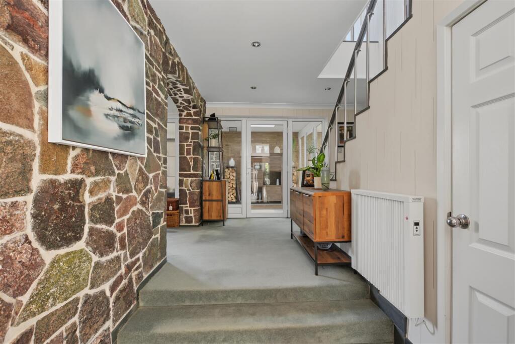 House in Nottingham, Bramcote - More