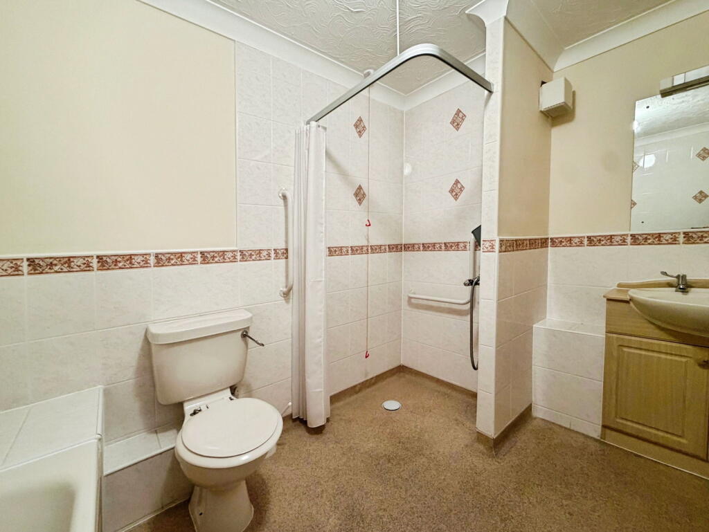 Additional image 9 of Apartment 16, Aire Valley Court, Bingley, BD16 1HR