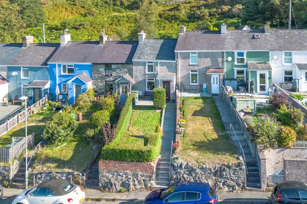 3-bed terraced on Hyfrydle Road, Talysarn, Caernarfon, Gwynedd, LL54, £170,000