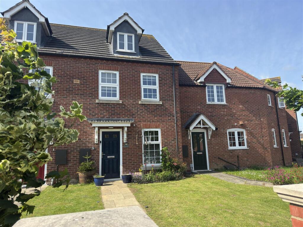 3-bed terraced on Poppy Close, Spalding, £195,000