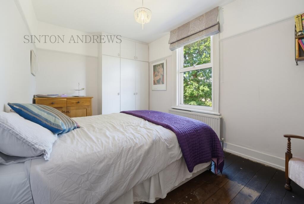 House in London - View 5