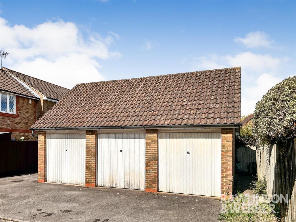 House in Elmbridge, Molesey - View 2
