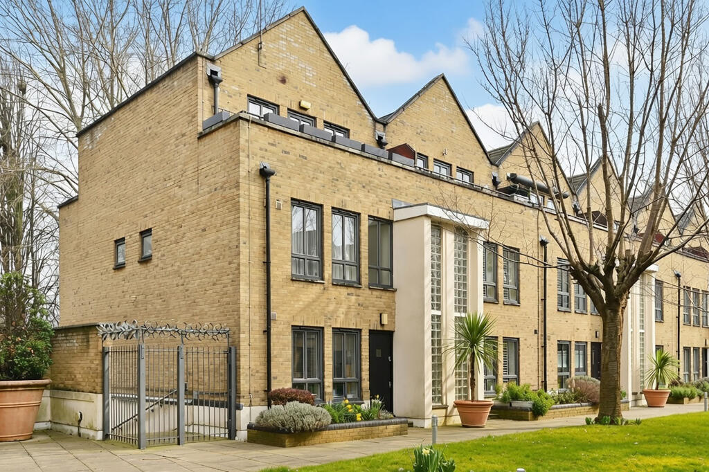 Main image of property: Brightlingsea Place, Limehouse, E14