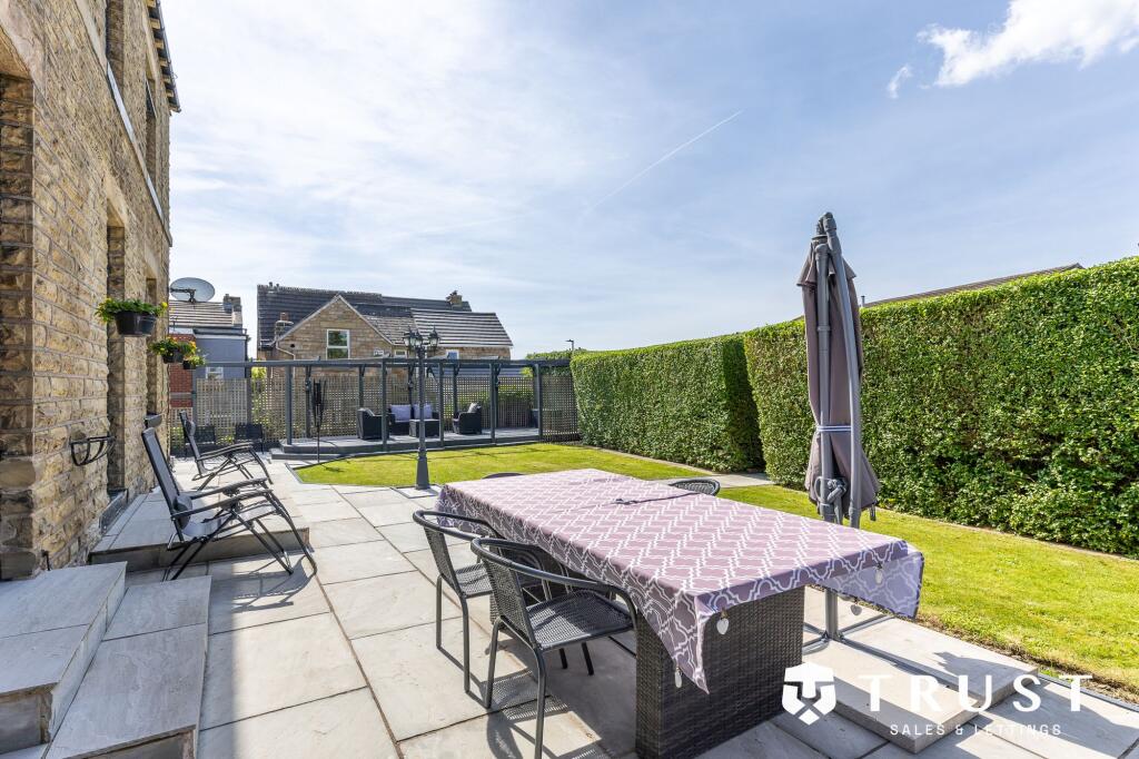 House in Kirklees, Mirfield - View 3