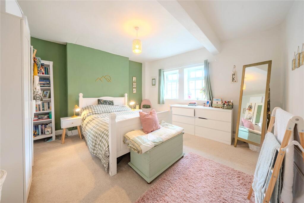House in Leeds, West Yorkshire - View 5