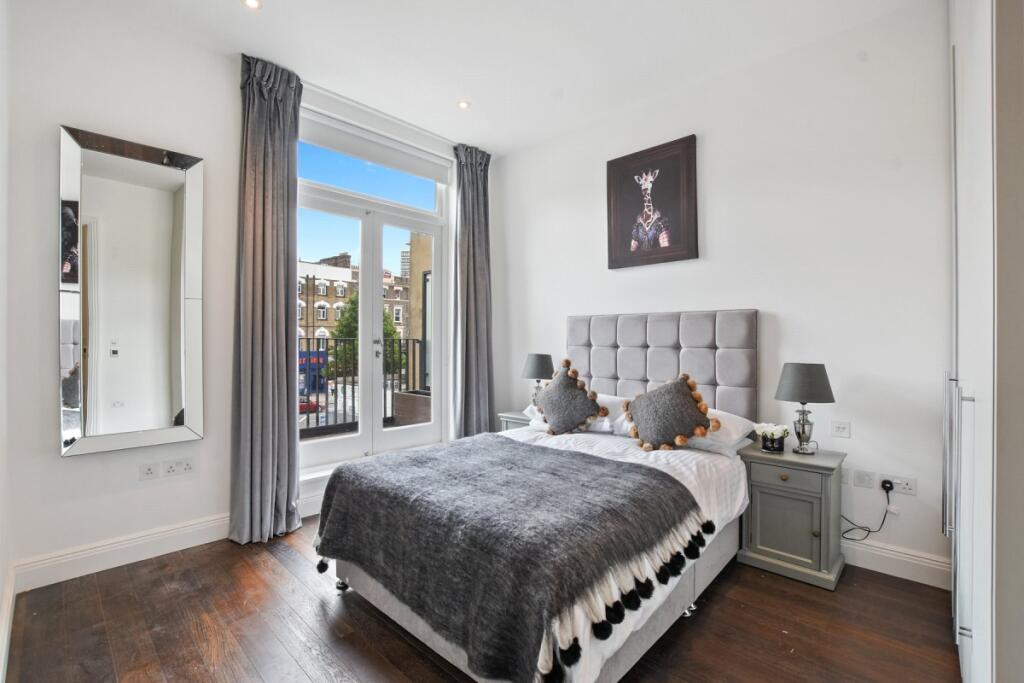Apartment in London - View 5