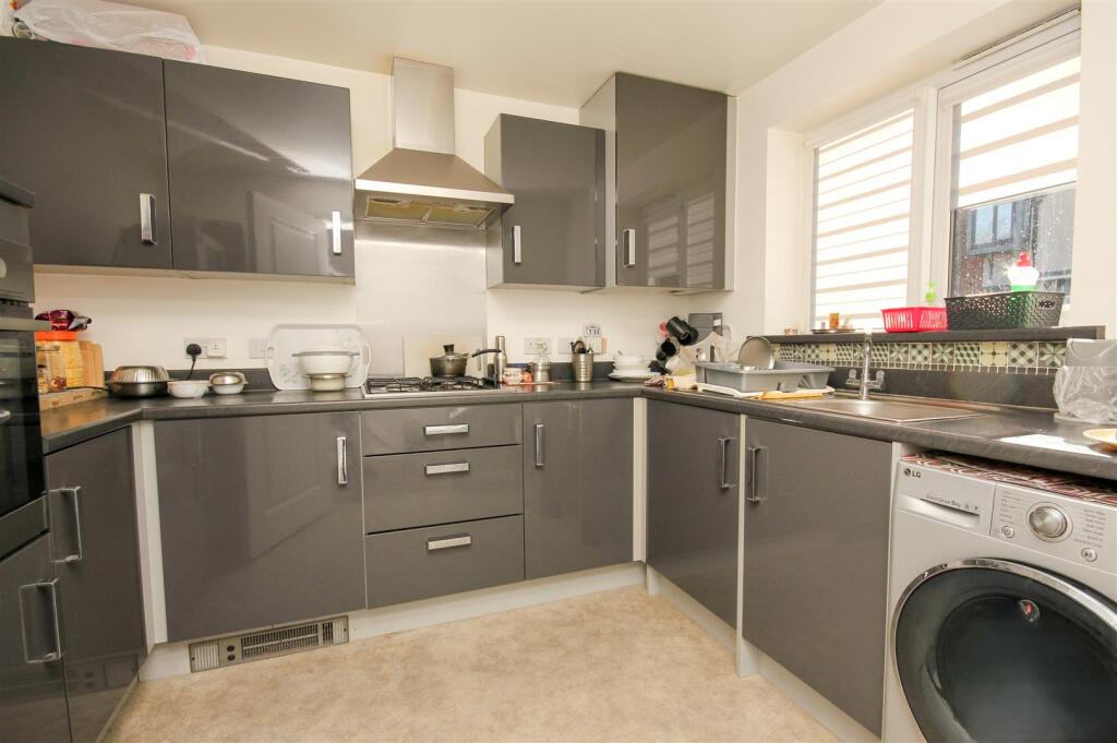 House in Northampton, Wellingborough - View 3