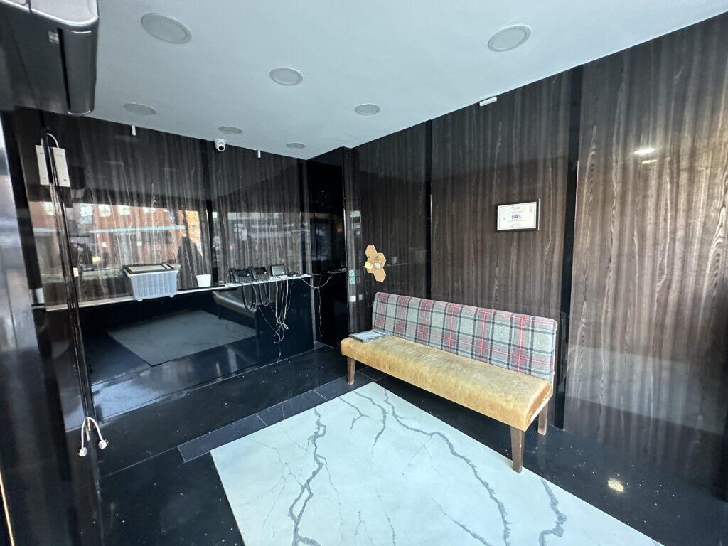 Main image of property: Shop to Rent – Grand Parade, Haringey, N4