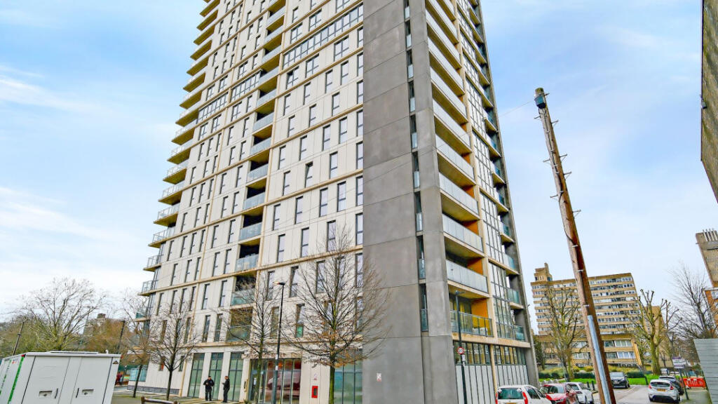 Main image of property: London, London, E14 6GF