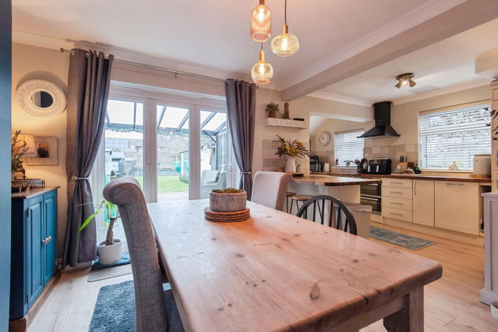 Westfield Road, Henlow, SG16 6BN photo 3
