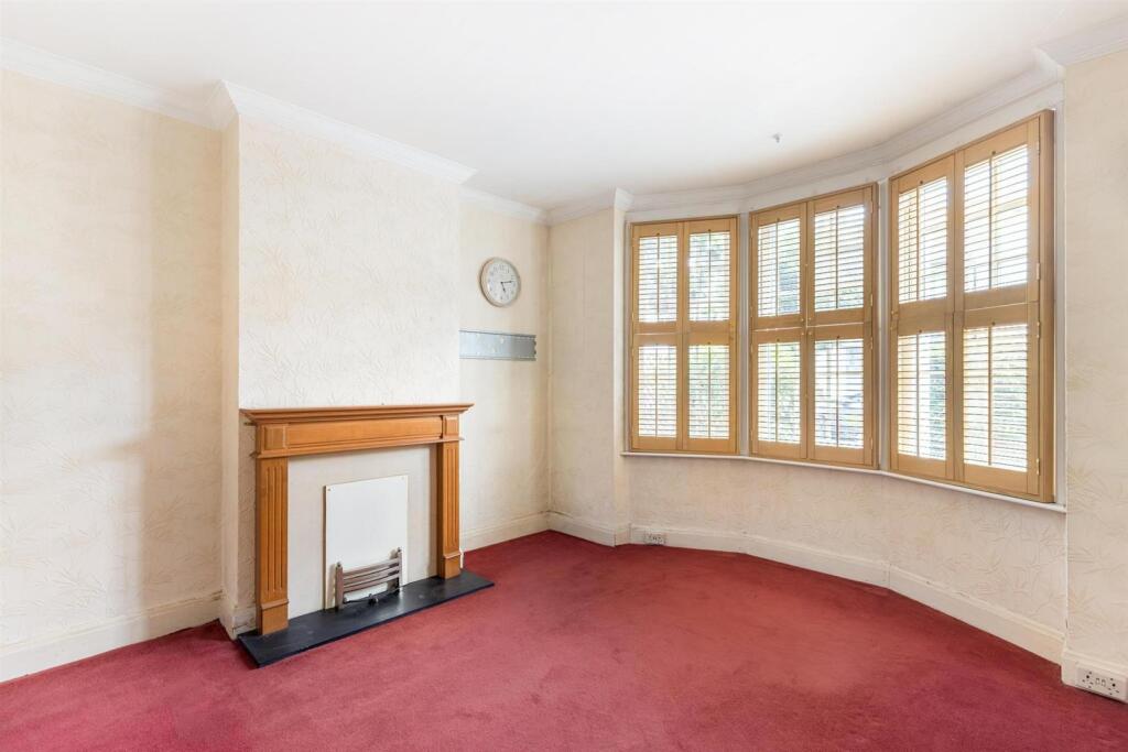 Apartment in London, Summerstown - View 3