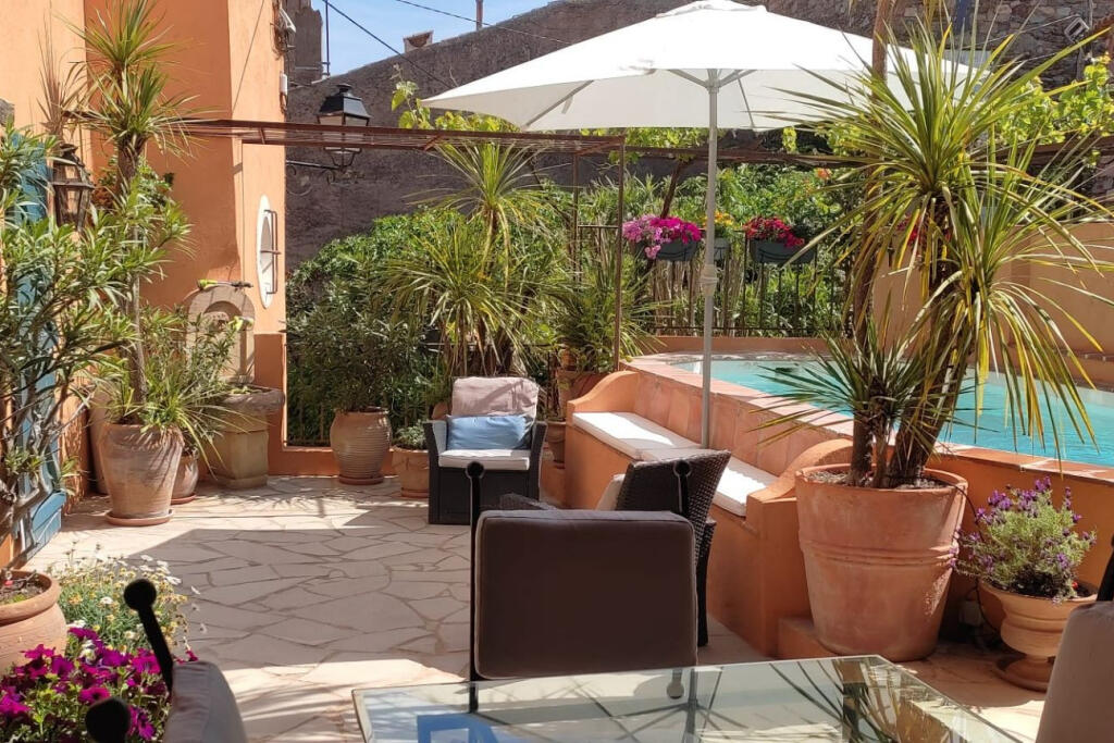 Main image of property: Provence-Alps-Cote d`Azur, Var, La Garde-Freinet