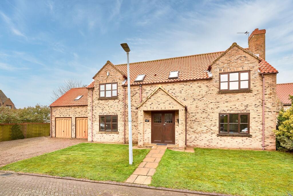 Main image of property: 7 Park View, Hook, DN14
